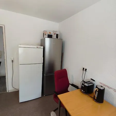 Mobilierte Monteuerswohnungen Mit 7 Betten Stuttgart, Böblingen, Reutlingen, Waldenbuch - Tübinger